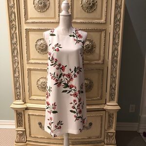 Sleeveless Floral Dress. Great for Summer Season🌸